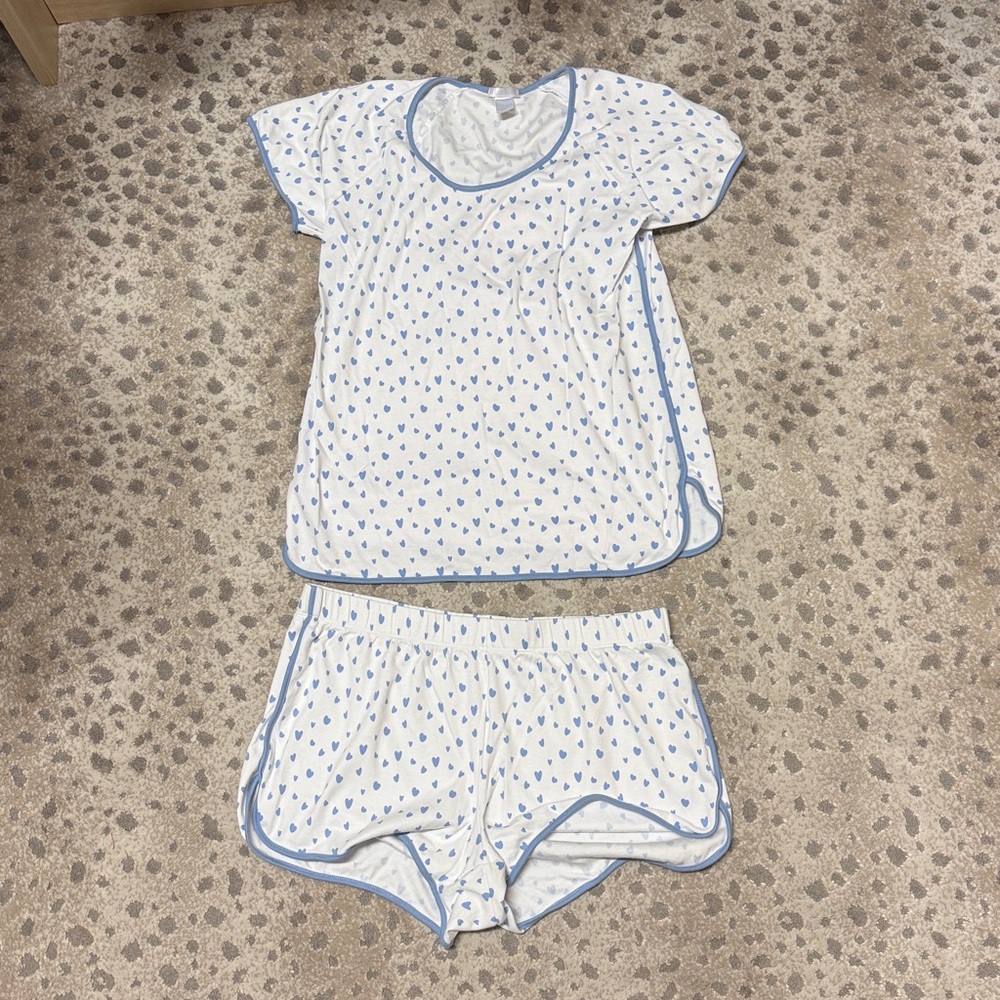 Lake Pajamas size medium Excellent used